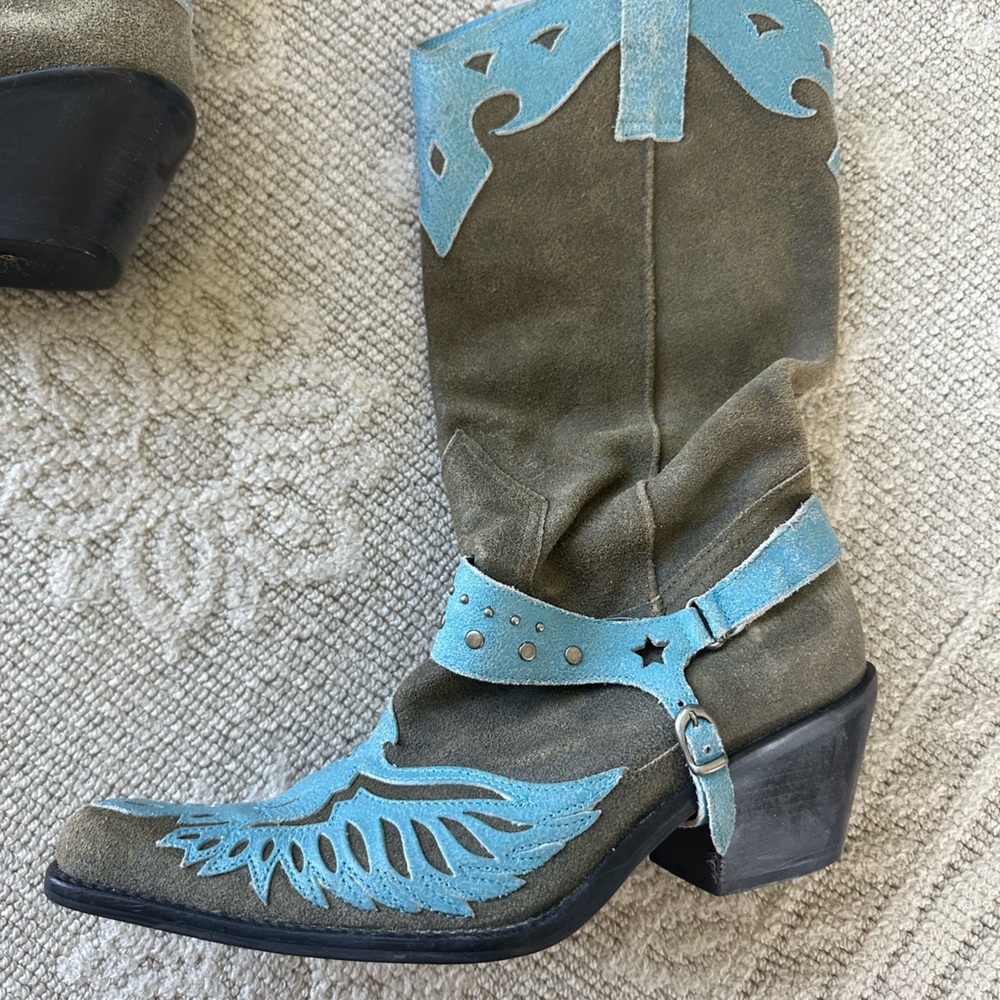 Vintage cowboy boots